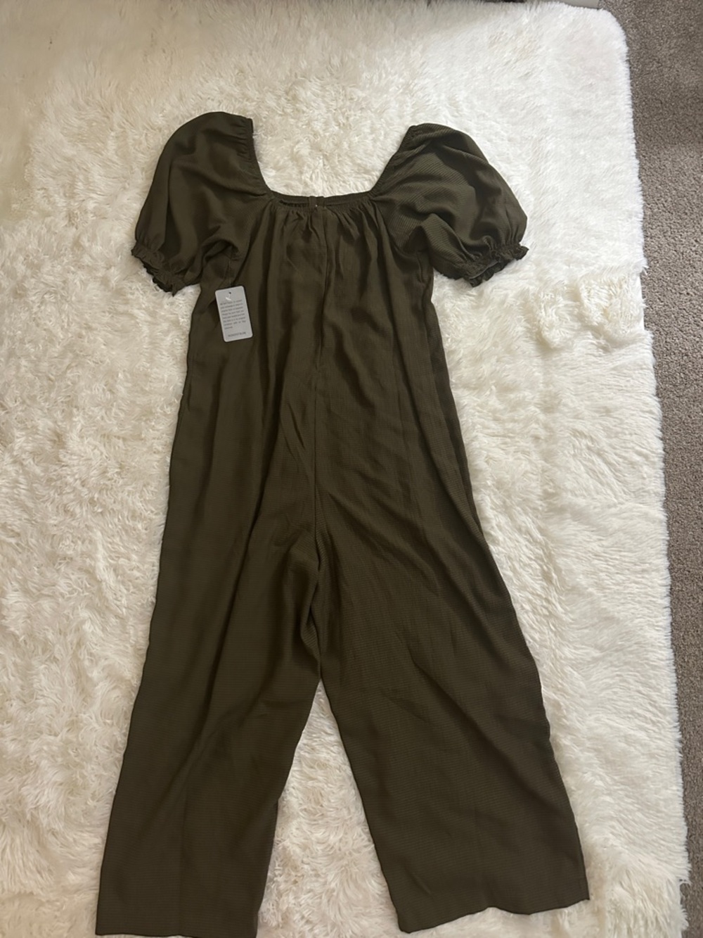 bobeau Olive Puff-Sleeve Smocked Jumpsuit - Picture 10 of 10